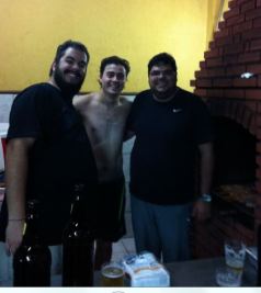 Churrasqueiros: Vezzao, Cebola e BOLA - o homem que fez acém parecer picanha. Churrasqueiros: Vezzao, Cebola e BOLA - o homem que fez acém parecer picanha.